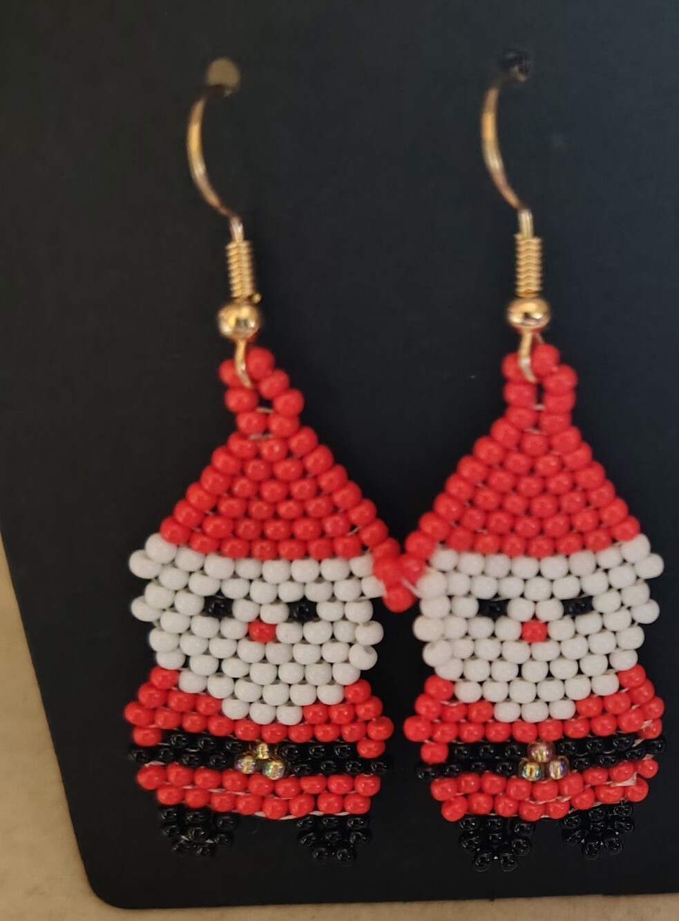 New Handmade Beaded Santa Claus Christmas Earrings Holiday Dangles